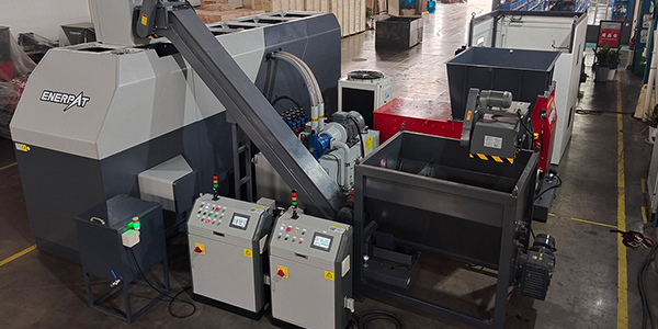 金屬刨花壓餅線，讓碎屑處理流程化繁為簡