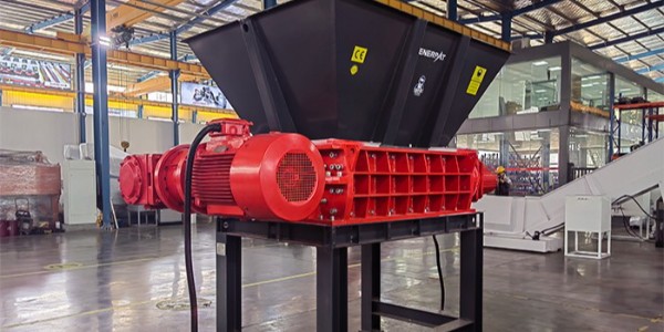 布料破碎機老是卡機為什么？該怎么避免？