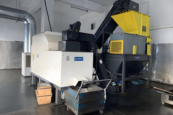 攀鋼集團有限公司定制鐵屑壓餅機案例