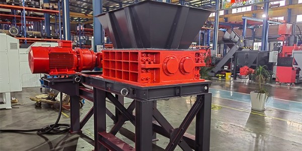 布料破碎機為什么吃料不能吃多？恩派特告訴你！