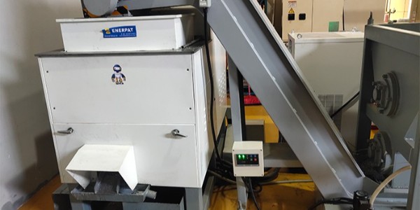 機床切屑堆積污染大？恩派特機床切屑壓餅機解決你的難題