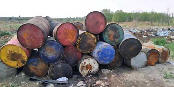 廢油桶怎么處理？油桶撕碎機助力廢油桶回收再利用