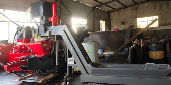 全自動(dòng)鋁屑?jí)猴灆C(jī)漏油怎么辦？鋁屑?jí)猴灆C(jī)漏油問(wèn)題解答