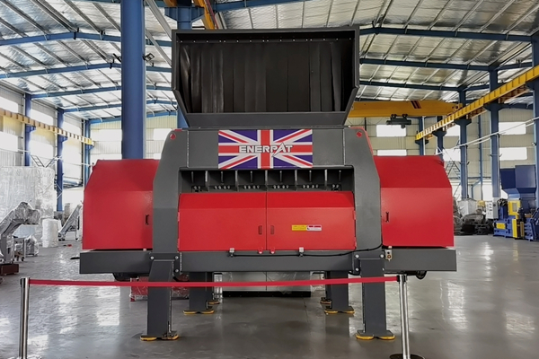 山東某環保技術公司定制電子垃圾破碎設備案例