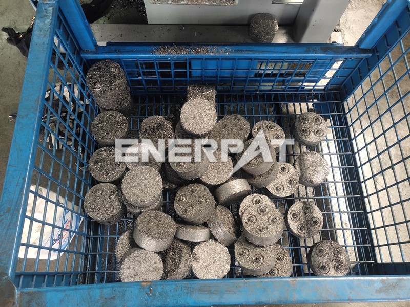 雙出餅鋁屑?jí)簤K機(jī)