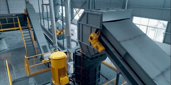 廢冰箱回收后都去哪里了？廢舊冰箱拆解生產線告訴你！